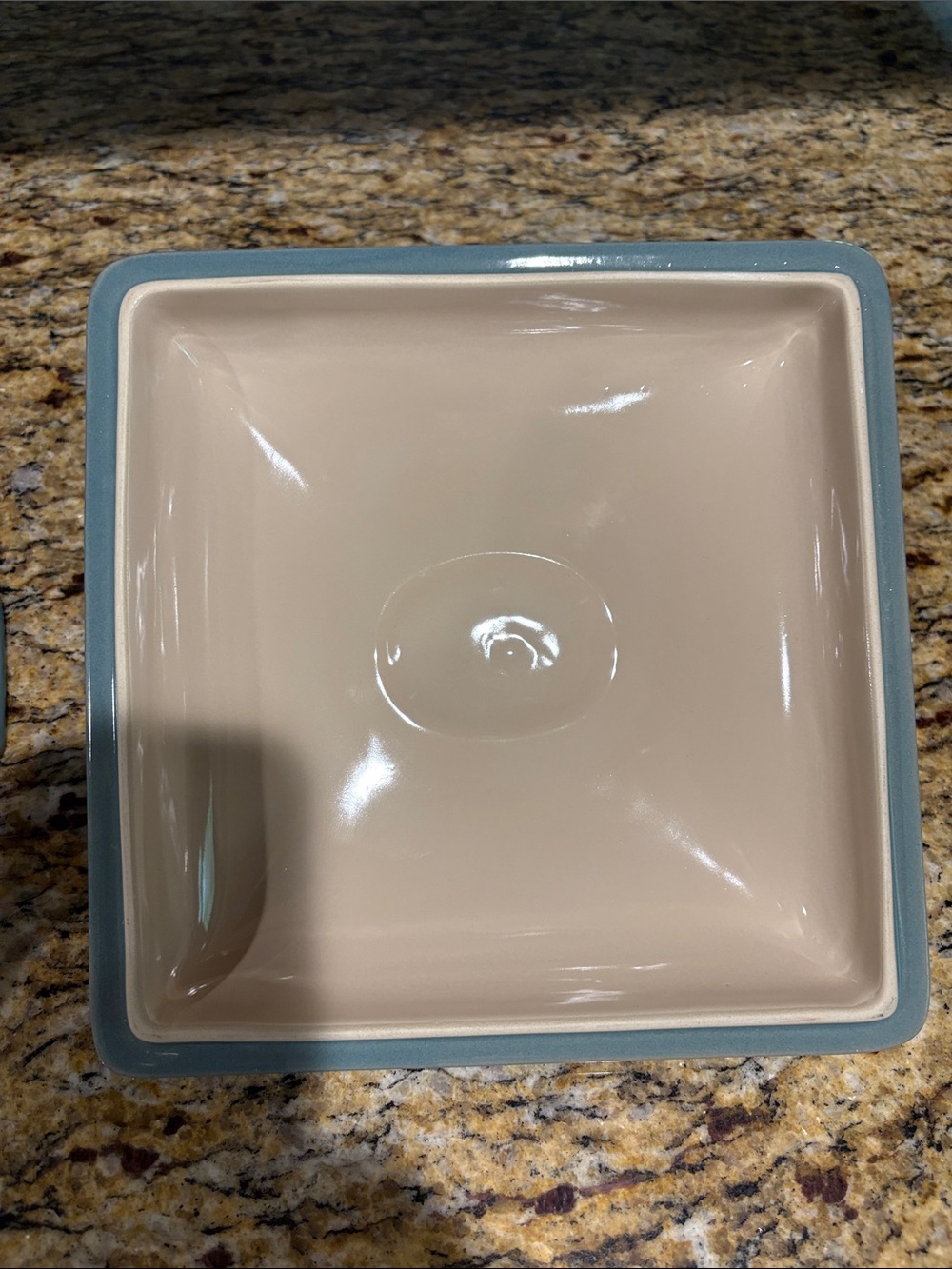 Le Creuset 23cm Square Shallow Dish with Lid, Ocean - Picture 8 of 15